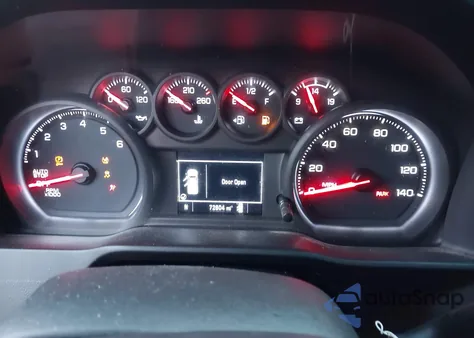 2020 Chevrolet Silverado 1500 4Wd Short Bed Custom z USA, uszkodzony, nr VIN 3GCPYBEK1LG149174